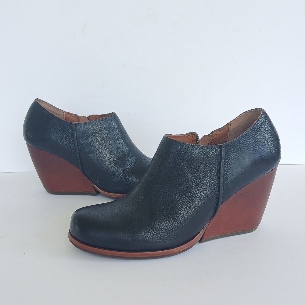 Kork-ease Holmes Leather Ankle Bootie Size 7